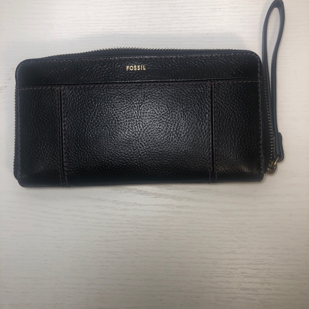 Fossil Jori RFID Black Leather Wristlet Zip Around Wallet Clutch